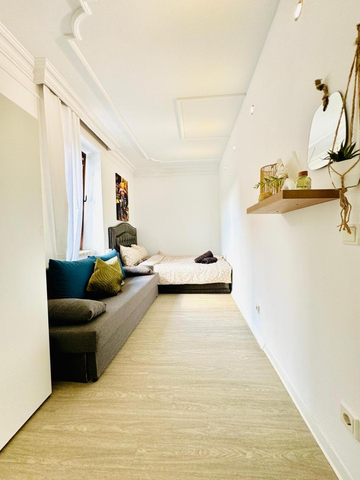 Very Spacious Apartment For Up To 7P With Great Location 维也纳 外观 照片