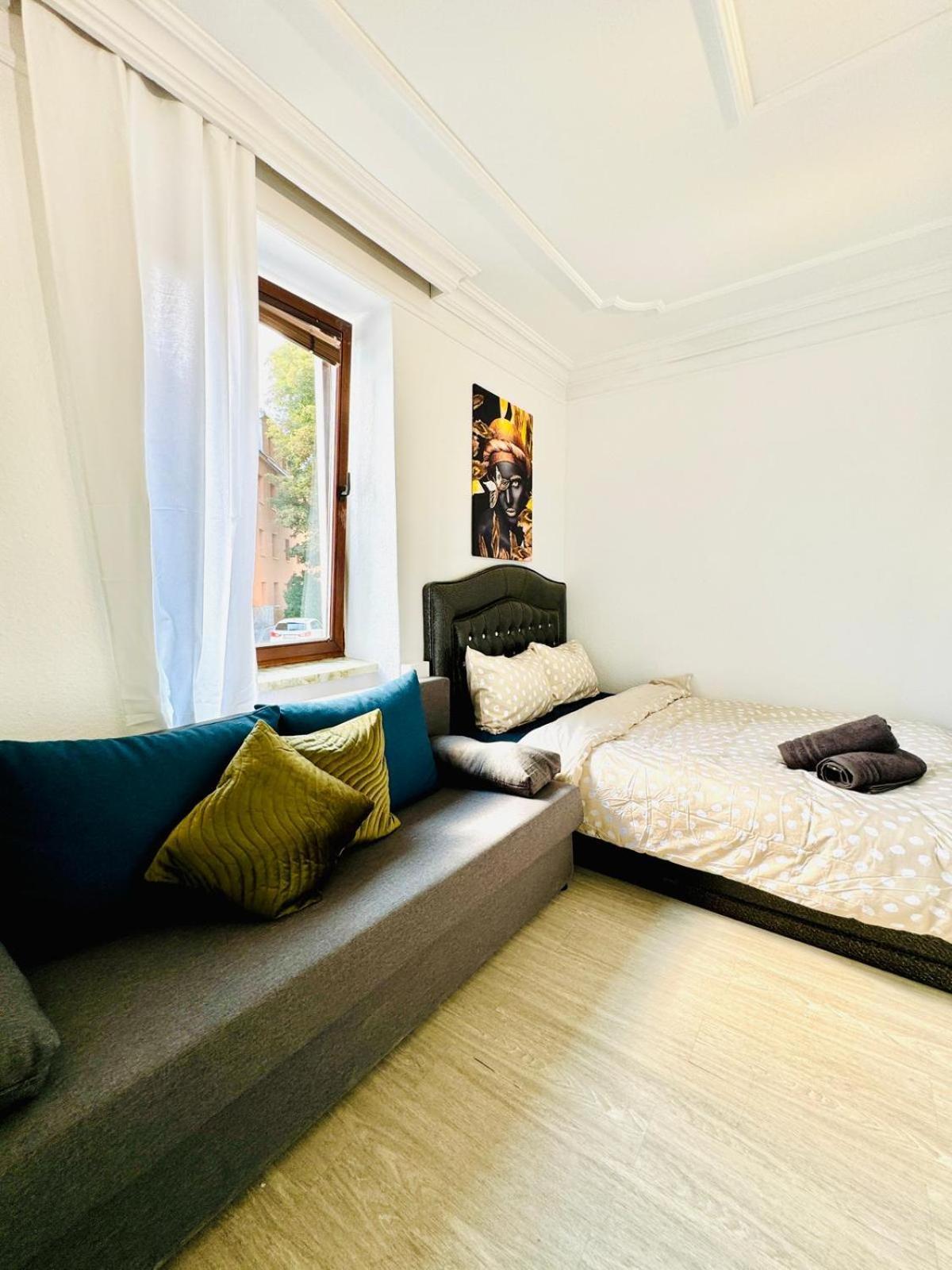 Very Spacious Apartment For Up To 7P With Great Location 维也纳 外观 照片