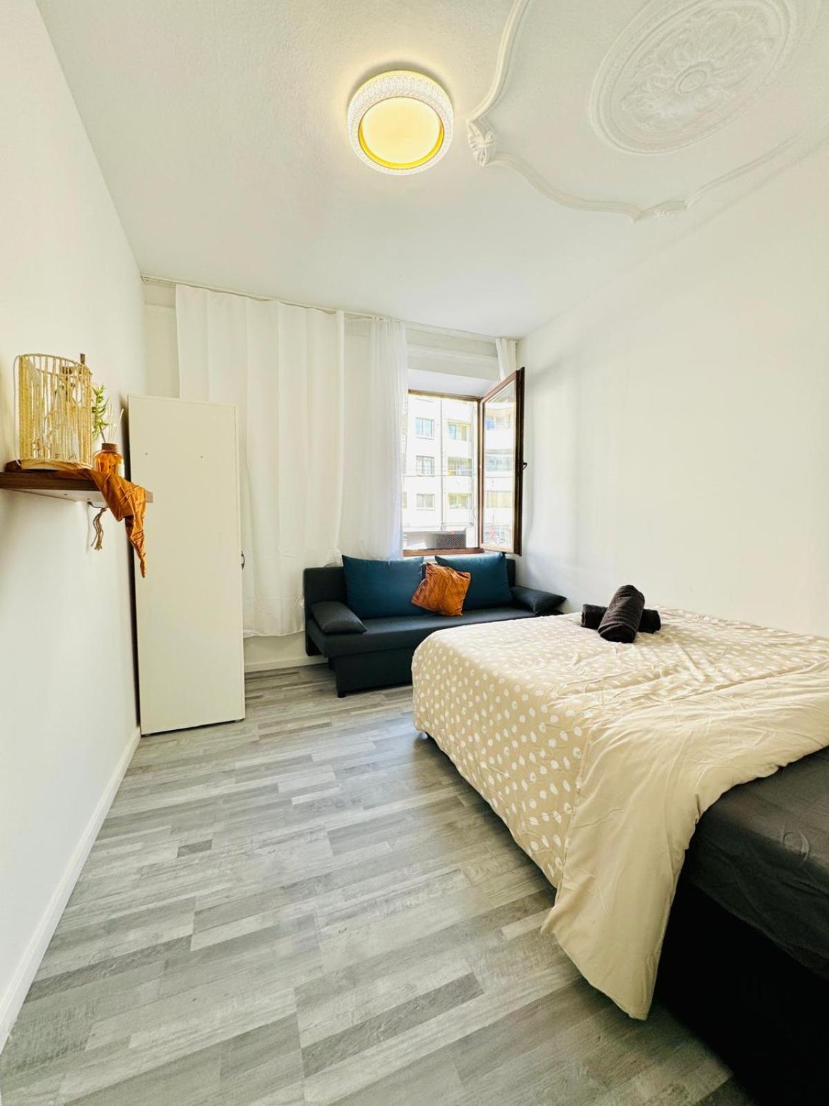 Very Spacious Apartment For Up To 7P With Great Location 维也纳 外观 照片