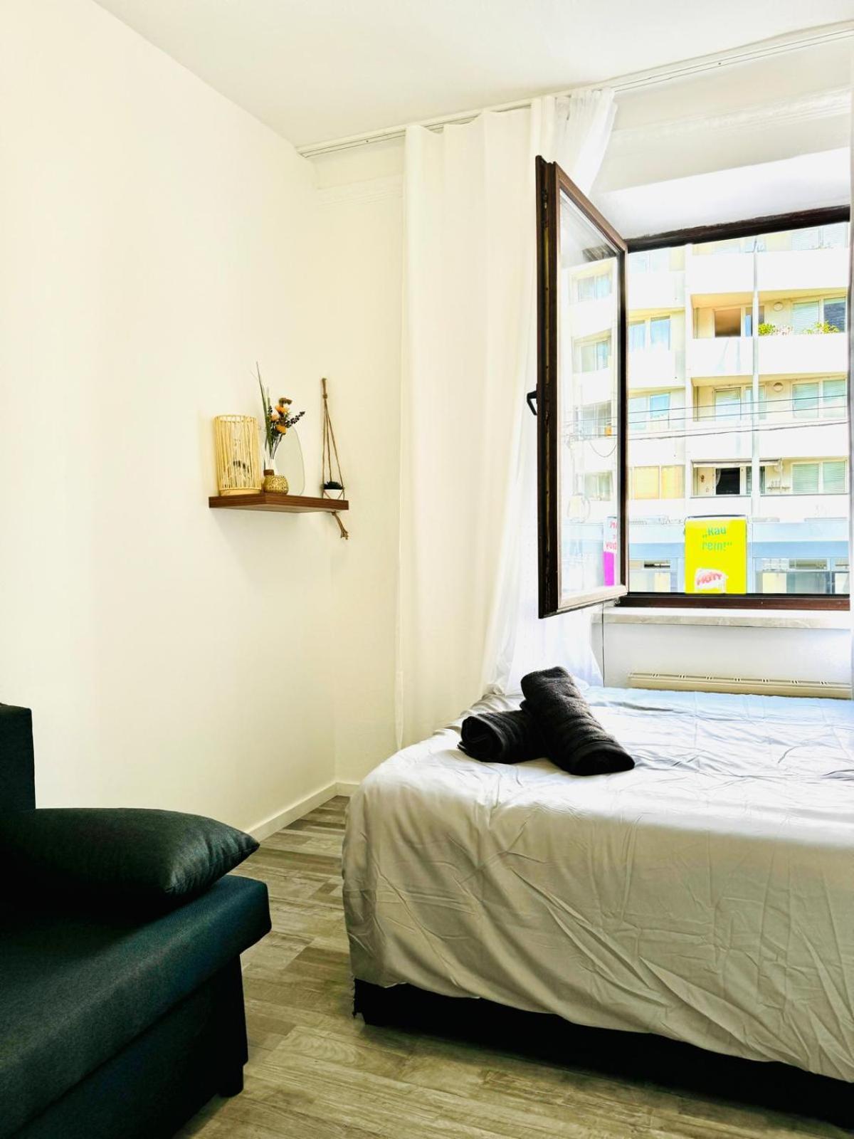 Very Spacious Apartment For Up To 7P With Great Location 维也纳 外观 照片