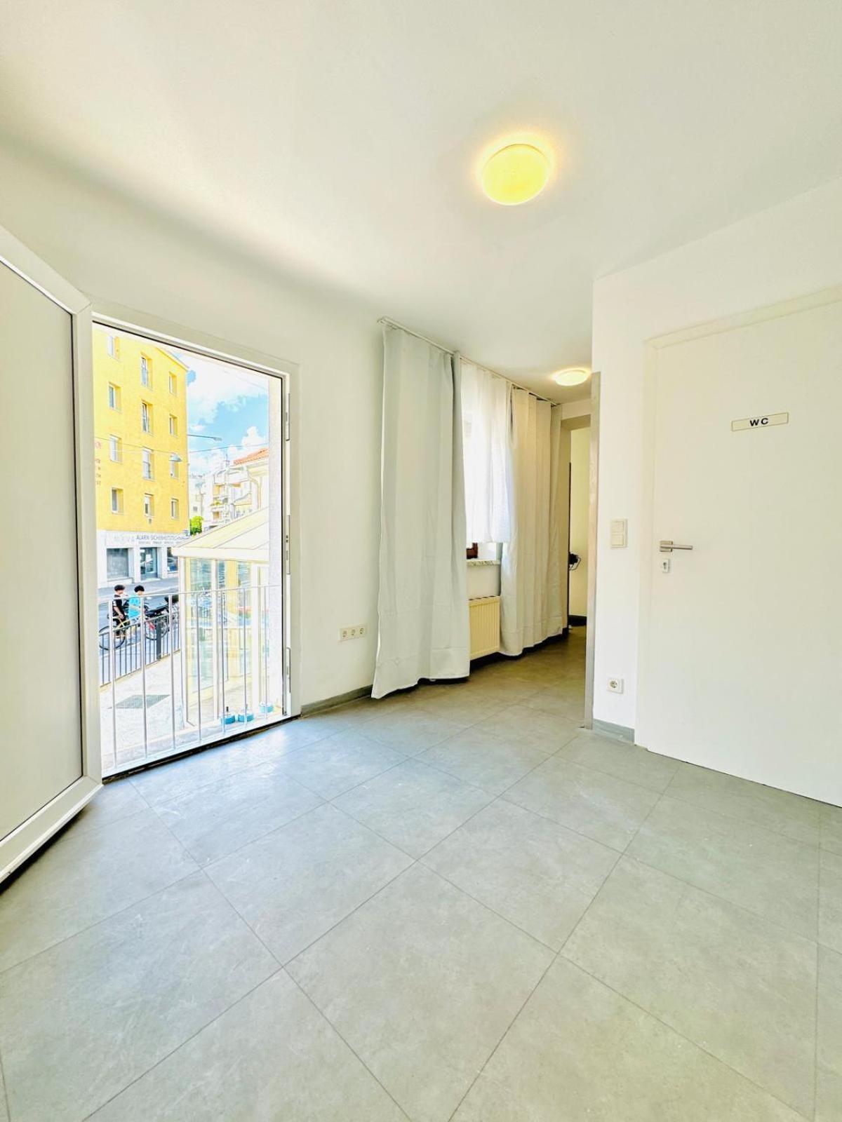 Very Spacious Apartment For Up To 7P With Great Location 维也纳 外观 照片