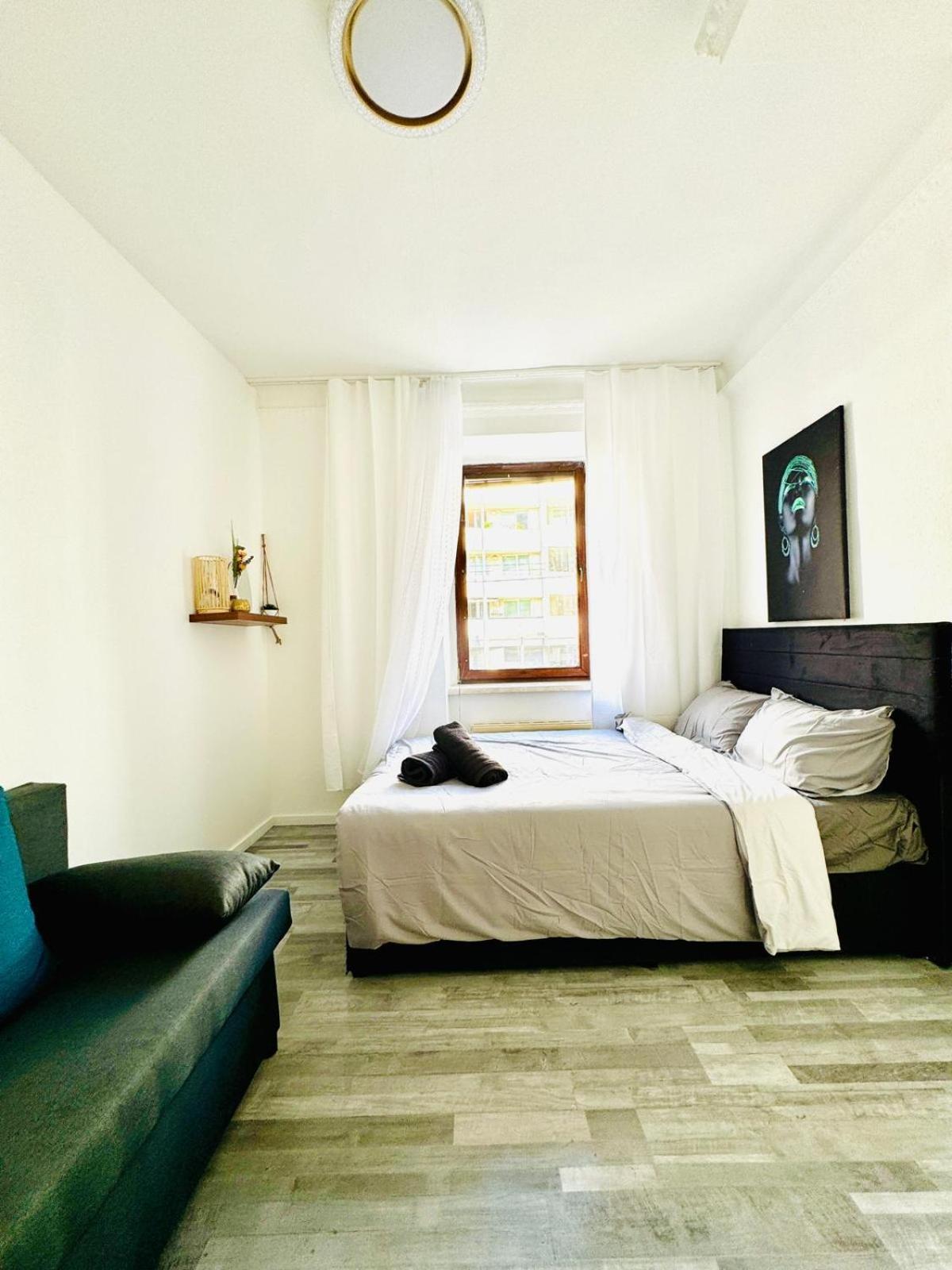 Very Spacious Apartment For Up To 7P With Great Location 维也纳 外观 照片